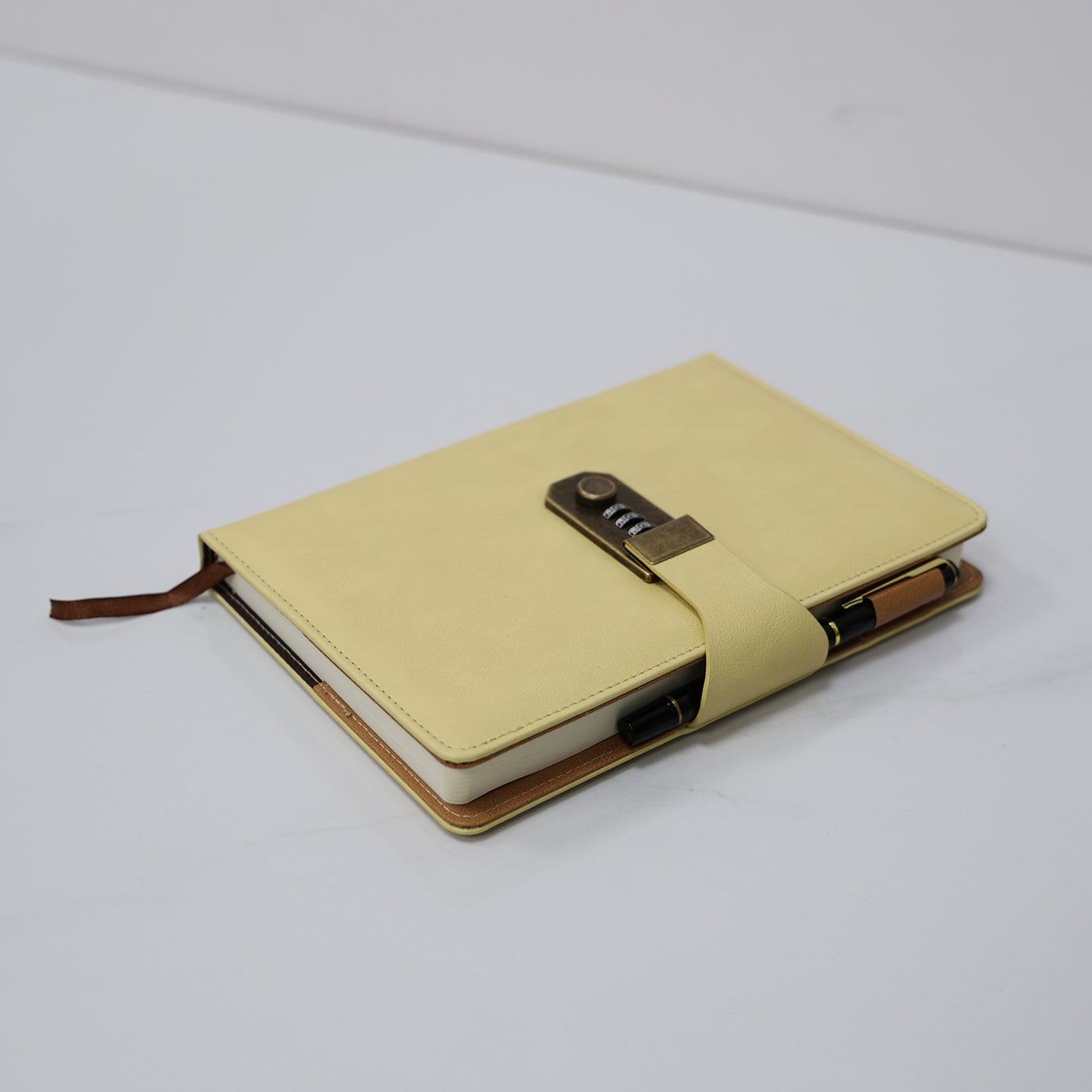 Caderno com Cadeado com Pauta Cartagena Amarelo