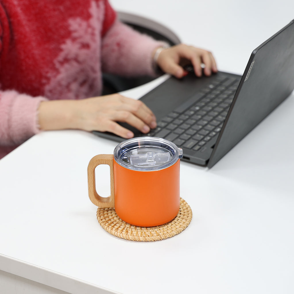 Caneca Térmica com Alça de Madeira Vietnã Laranja