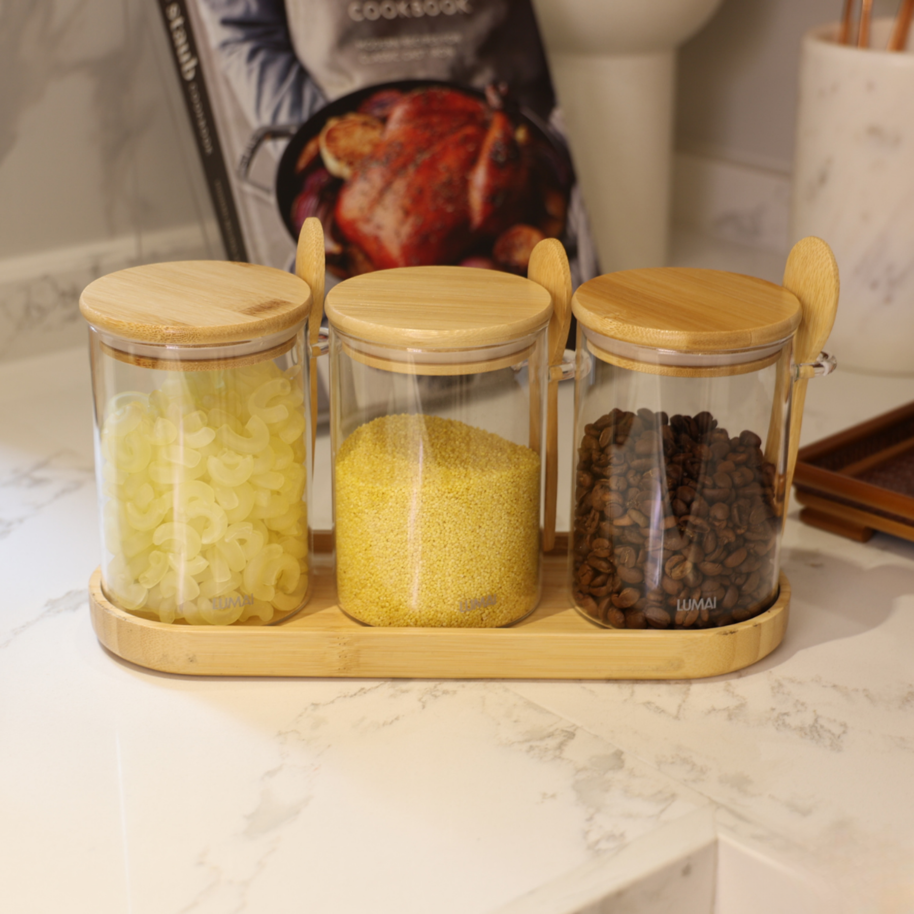Kit 3 Potes de Vidro 550ml com Tampa de Bambu e Colher + Bandeja de Bambu Campos do Jordão