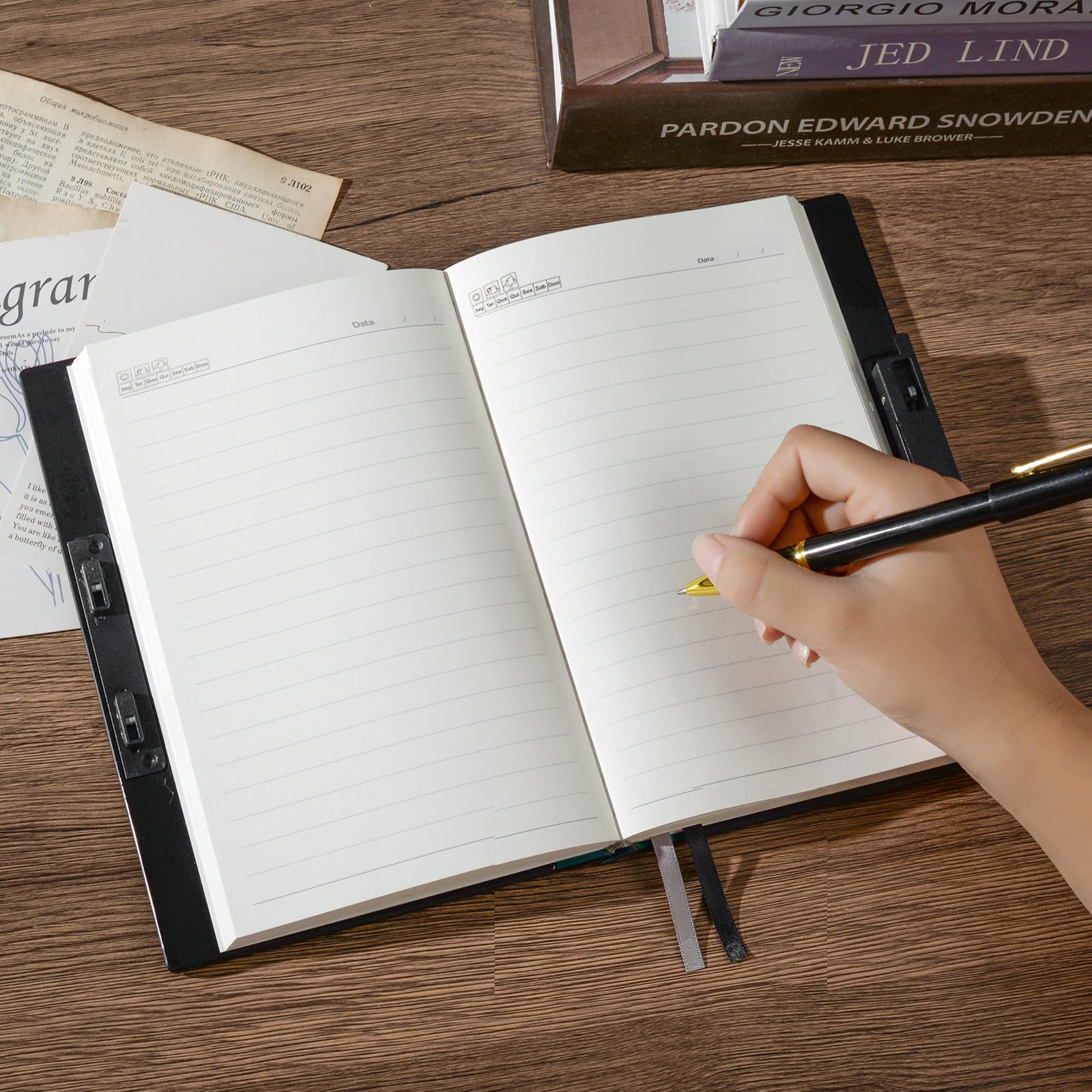 Caderno com Cadeado Lateral Ecos da Lua