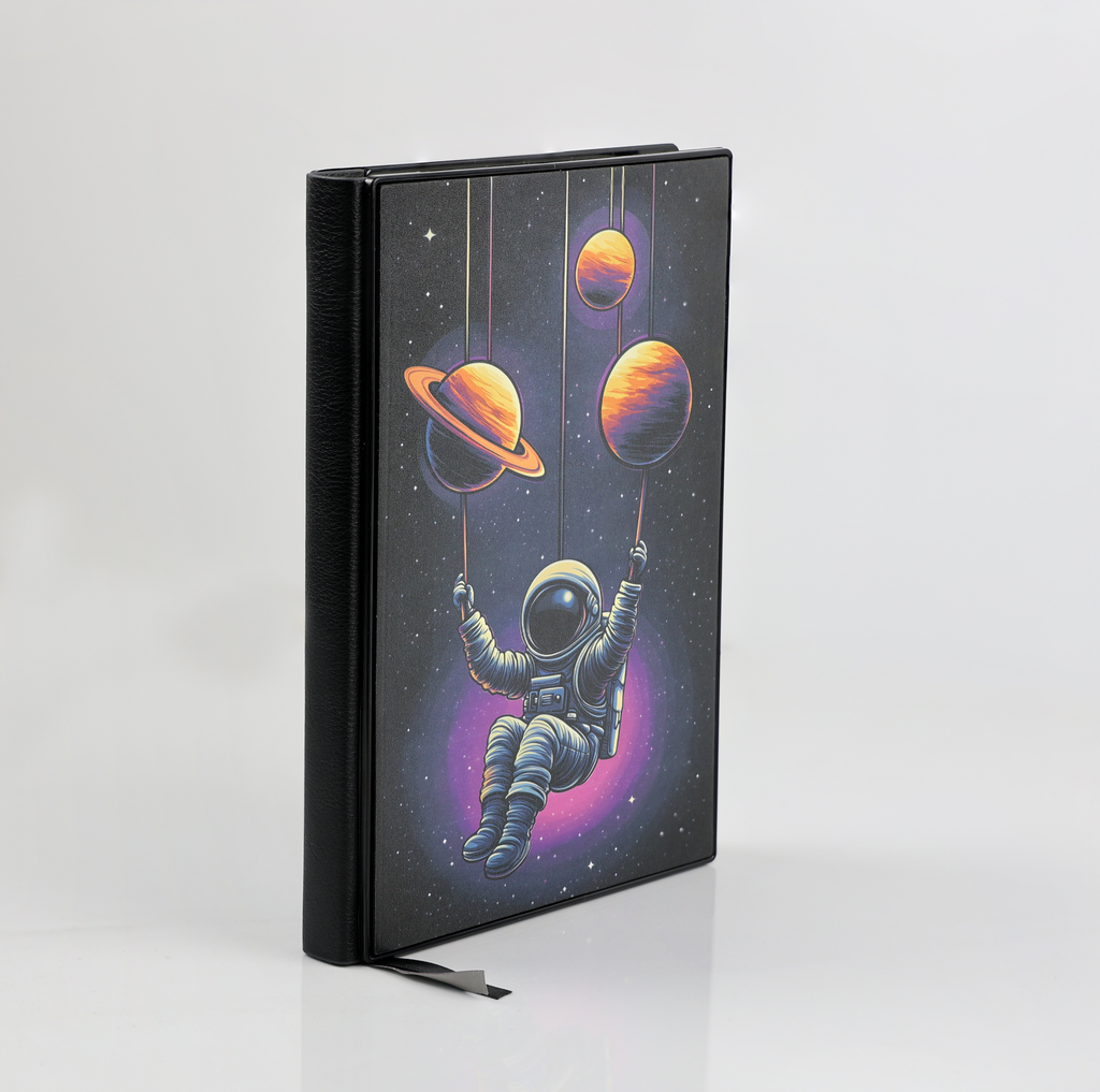Caderno com Cadeado Lateral Astronauta Viajante