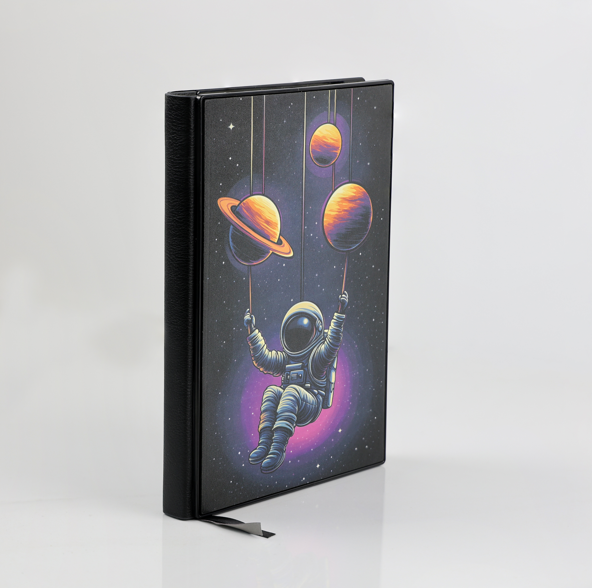 Caderno com Cadeado Lateral Astronauta Viajante