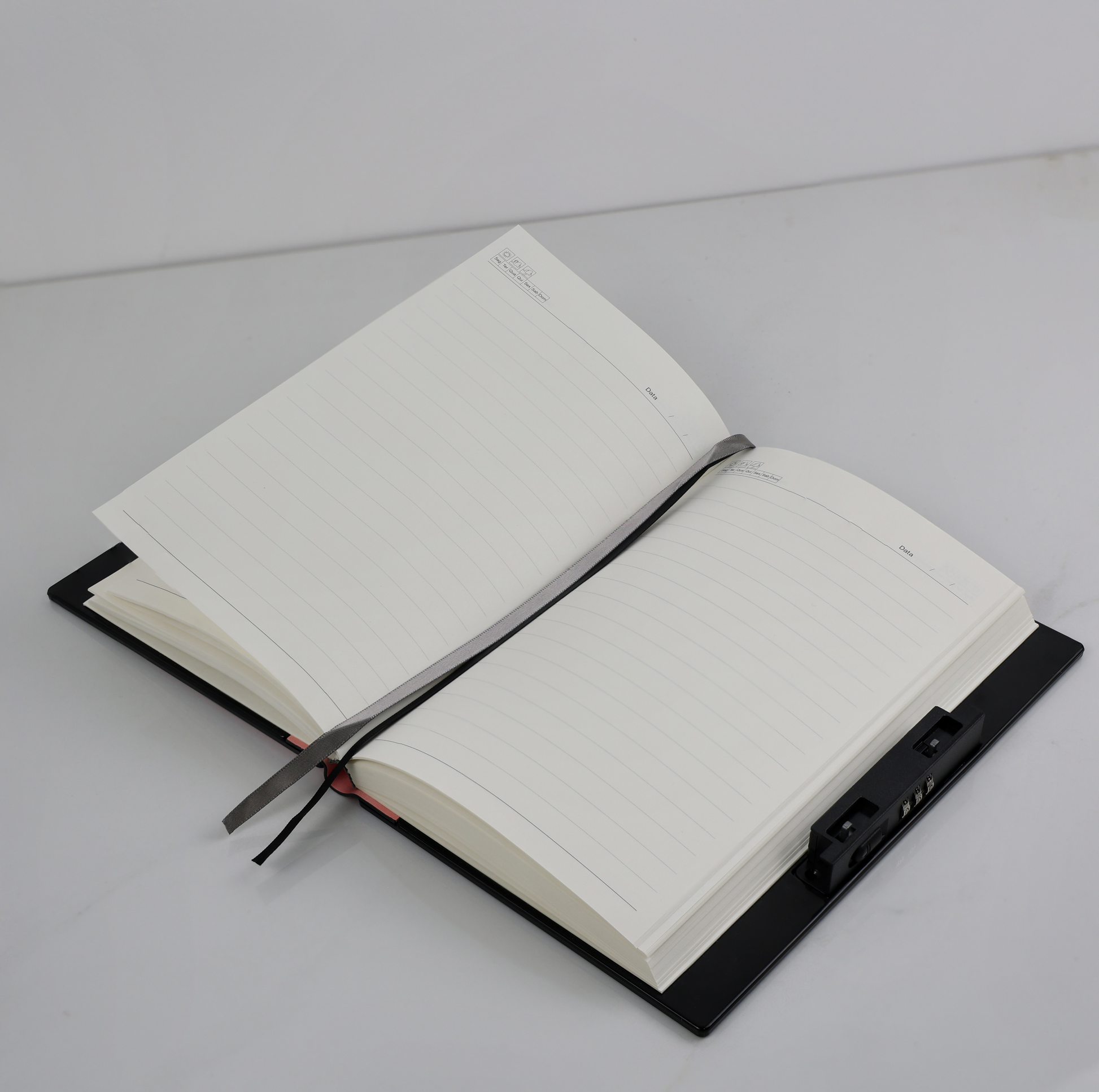 Caderno com Cadeado Lateral Silêncio do Cosmos