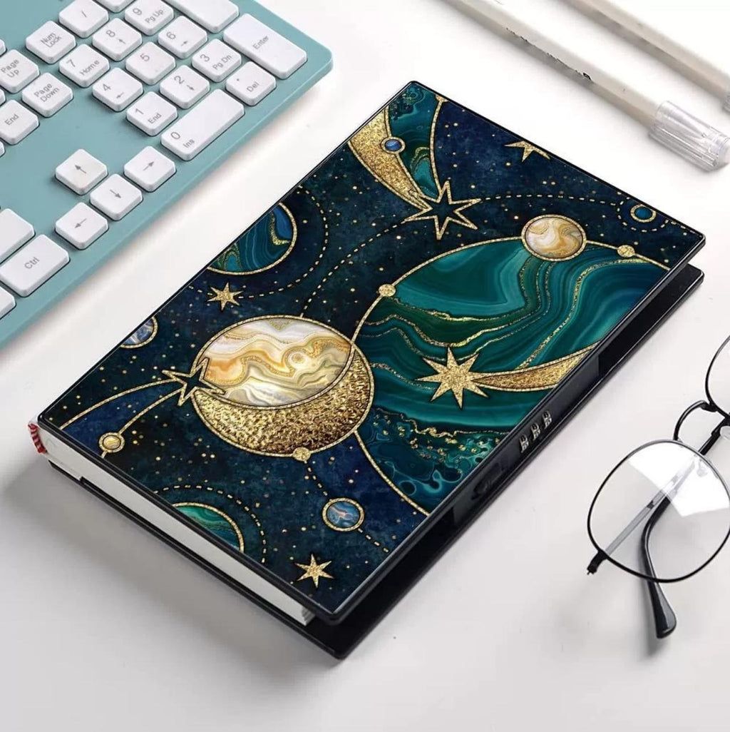 Caderno com Cadeado Lateral Universo Infinito