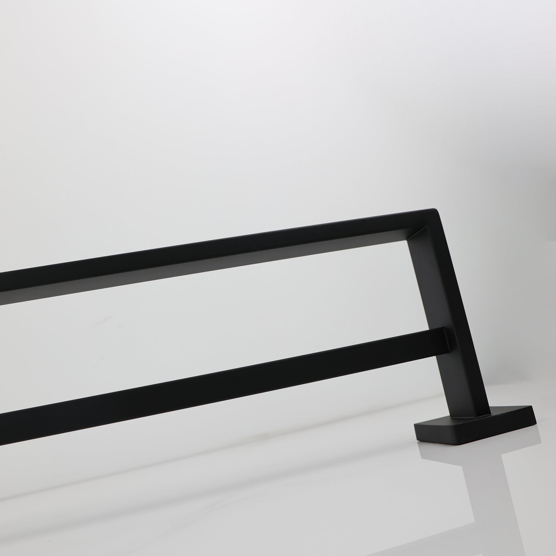 Toalheiro Duplo Aço Inox Base Quadrada Salerno Preto