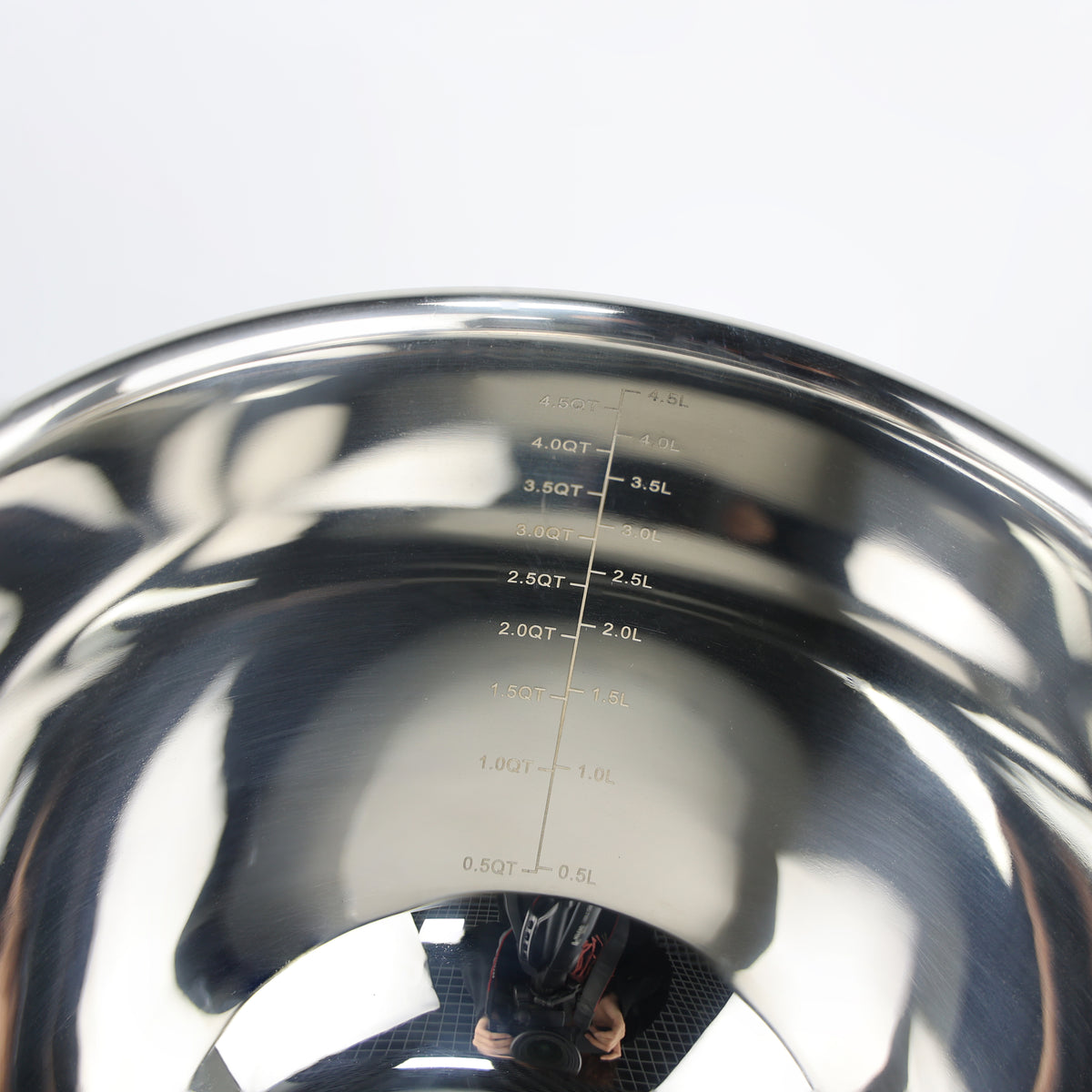 Marcação de medida dentro da tigela de inox